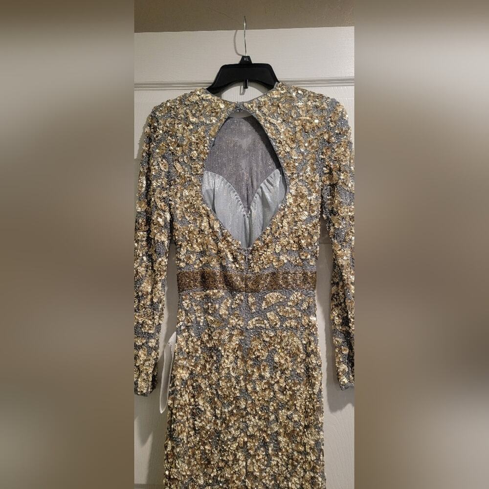 Mac duggal LONG SLEEVE EMBELLISHED GOWN in size 4 NWOT. - Picture 8 of 11